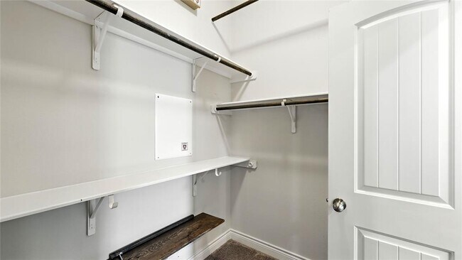 Building Photo - 490 Nautical Lp