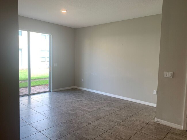Building Photo - MOVE IN SPECIAL- 4/2.5 Energy Efficient Townhome in St. Cloud