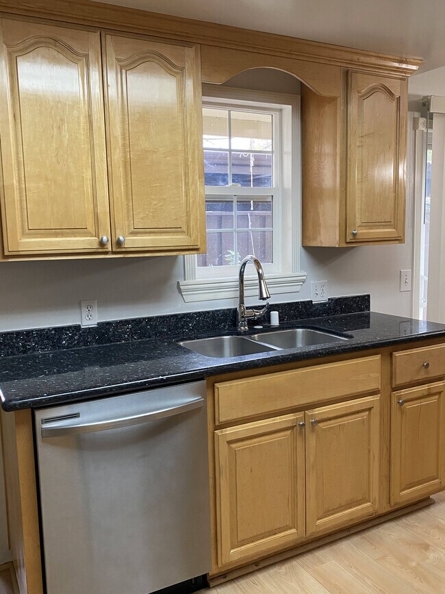 Building Photo - 4971 Ponderosa Ter