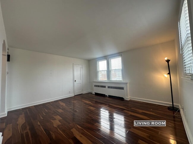 Building Photo - 4401 Oakmont St