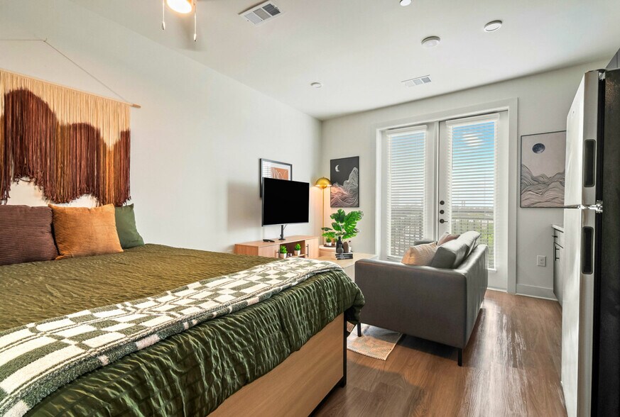 Building Photo - 4204 Greeley St