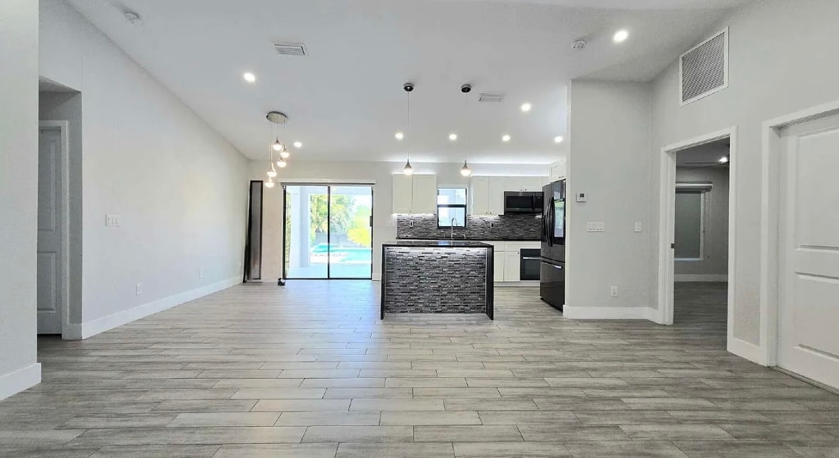 Building Photo - 4020 NW 41st Pl