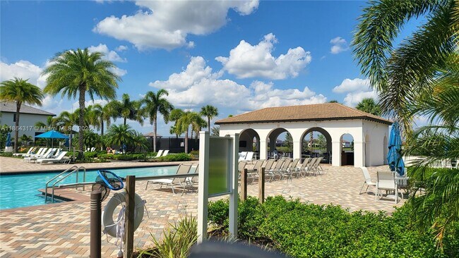 Building Photo - 5645 Agostino Way