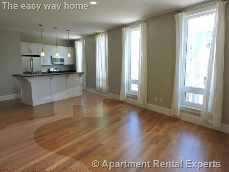 Building Photo - 168 Hampshire St