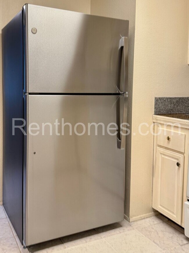 Building Photo - 3847 Camino Lindo