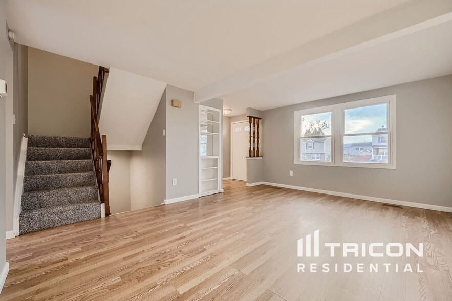 Building Photo - 12345 Bonfire Dr