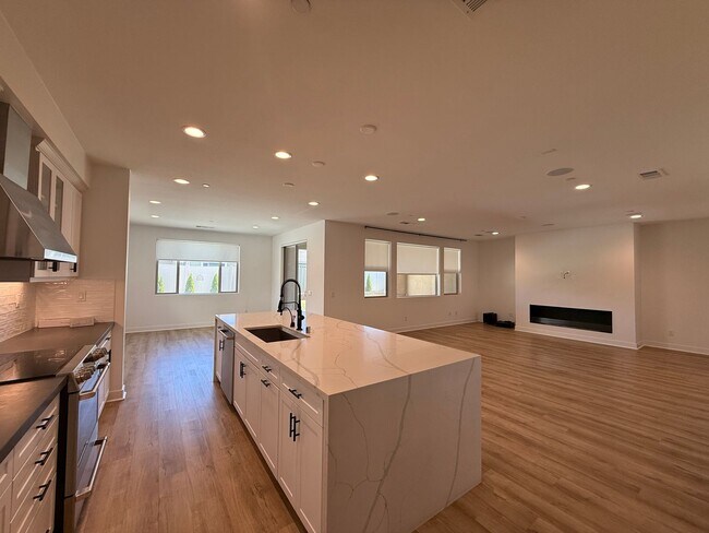 Building Photo - 39338 Stirrup Ct