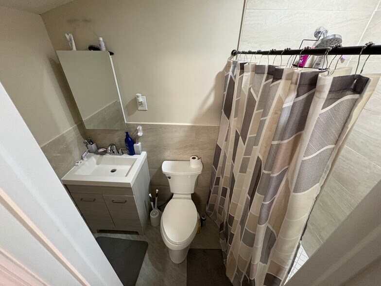 Building Photo - 279 Grand Blvd