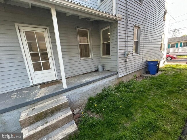 Building Photo - 121 Keystone Ave