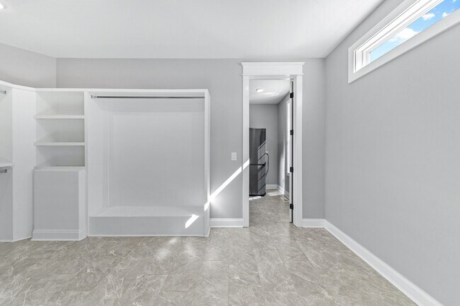 Building Photo - 601 Joyce Ave