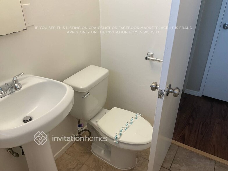 Building Photo - 11240 Gaviota Ave