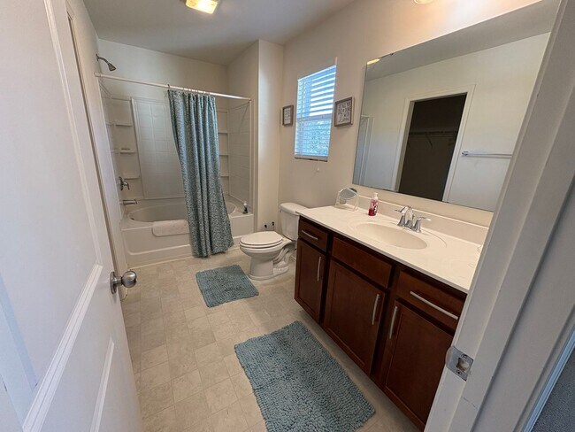 Building Photo - Rent Ready **Spacious 3-Bedroom Home with Open Concept & Large Fenced in Backyard**