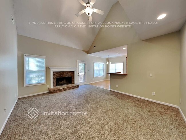 Building Photo - 10 Camden Cir