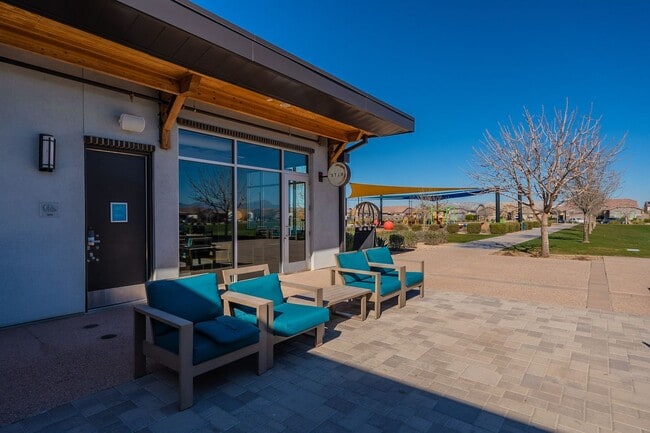 Building Photo - Large Home with Perfect Location in Cadence