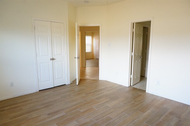 Building Photo - 2514 Hawks Rd