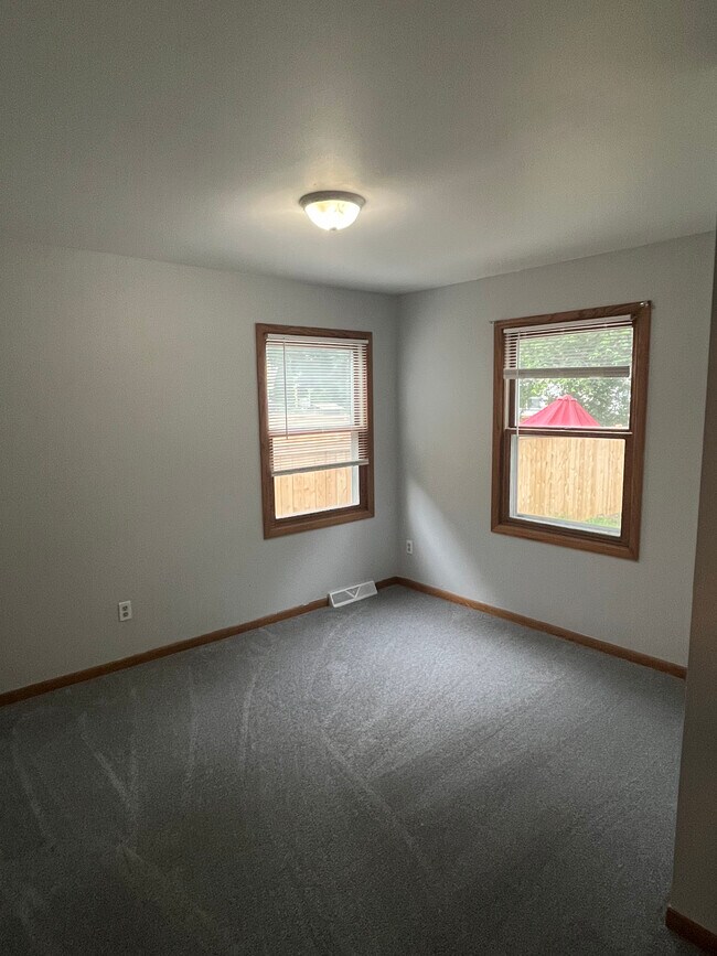 Third bedroom - 7734 W Stevenson St