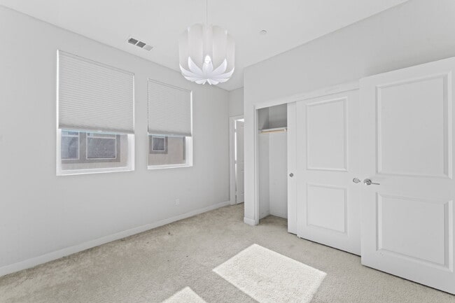 Building Photo - 26912 W Winding Trail Ct