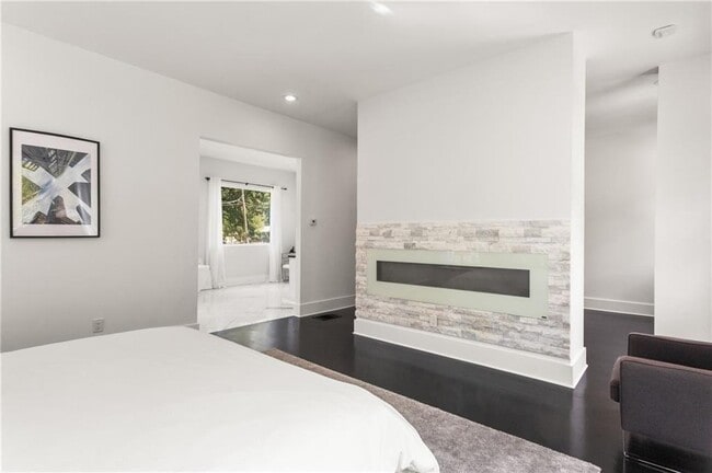 Building Photo - 1756 N Akin Dr NE