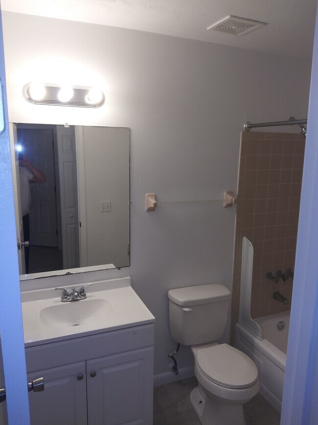 Building Photo - 1825 SW 67th Terrace