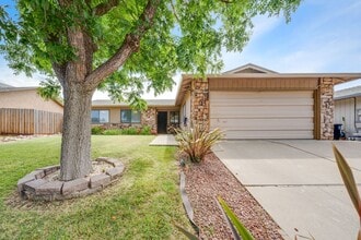 Building Photo - Charming Single-Story 3 Bed Home Two Car Garage & Spacious Yard!