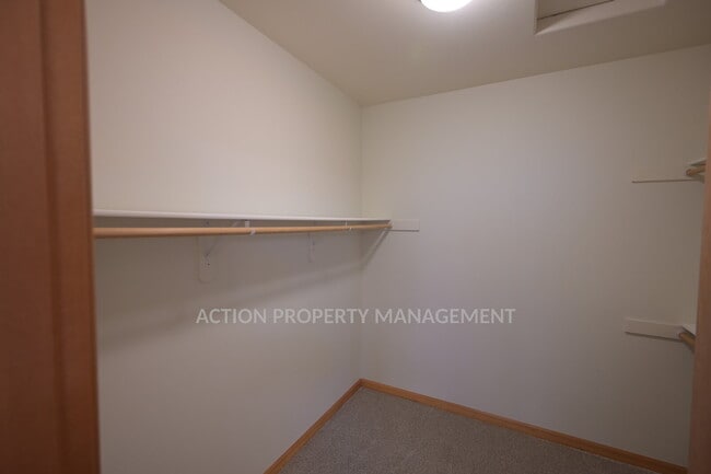 Building Photo - 2 bed 2 bath, in Sequim