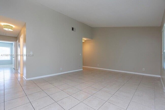 Building Photo - 815 Boynton Beach Blvd