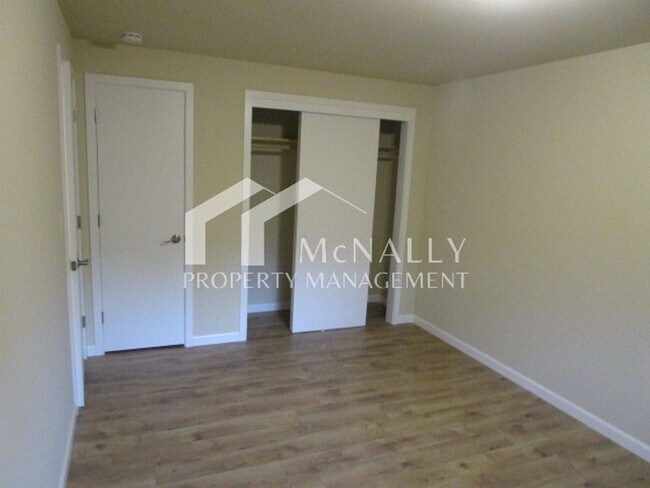 Building Photo - 7417 Hill Ave