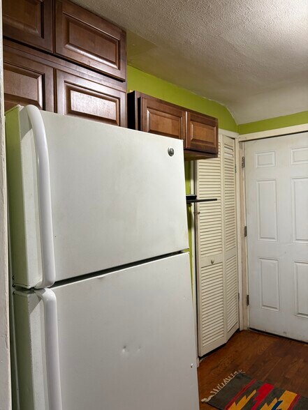 Building Photo - 180 Wessels Ave