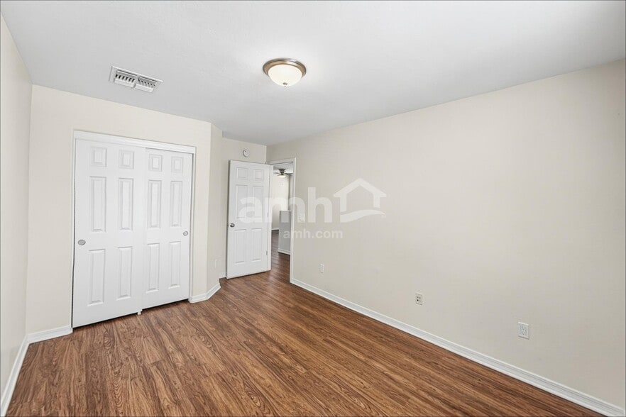 Building Photo - 767 W Paseo Celestial