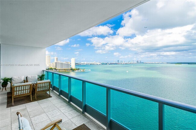 Building Photo - 1331 Brickell Bay Dr