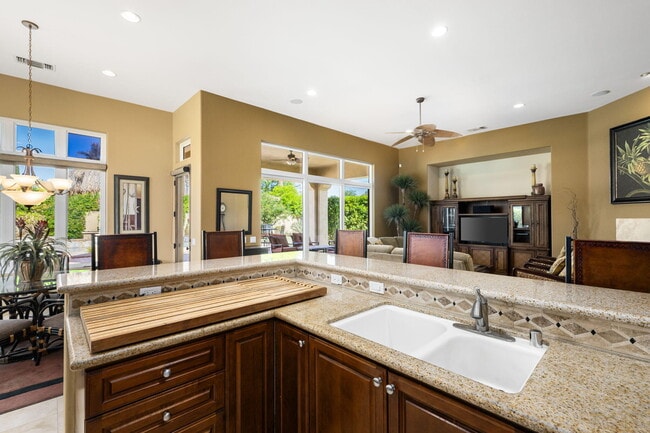 Building Photo - 56222 Village Dr