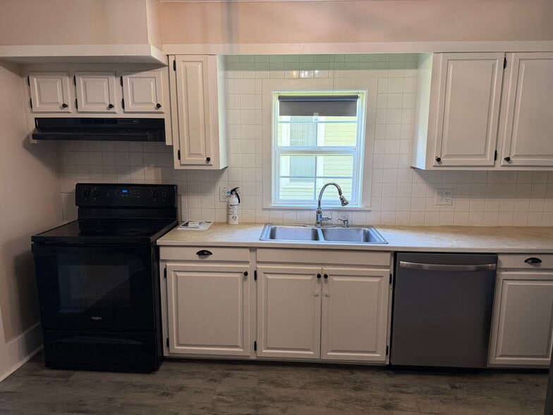 kitchen - 210 S Jefferson St
