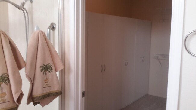 Building Photo - 35299 Meridia Ave