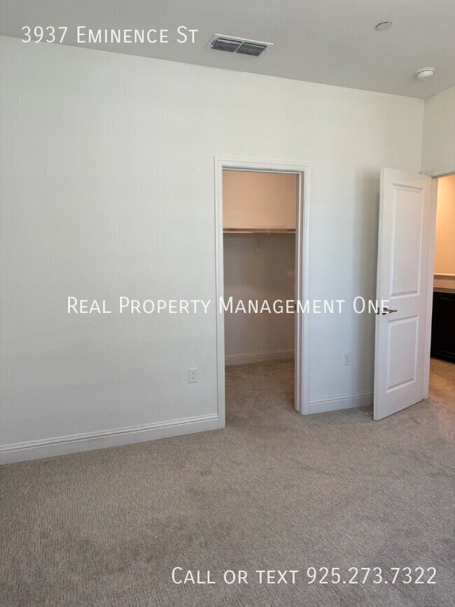 Building Photo - 3937 Eminence St