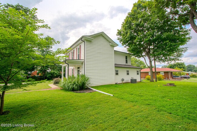 Building Photo - 6209 Applegate Ln