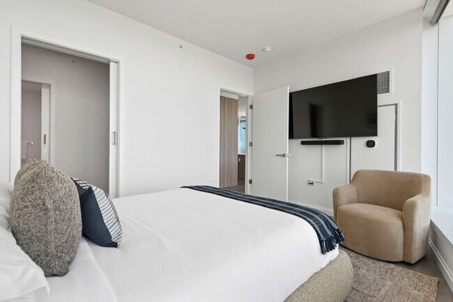 Building Photo - 1000 S Michigan Ave