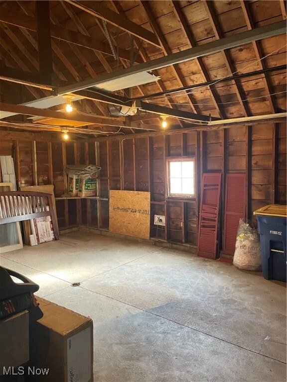 Building Photo - 2542 W 8th St