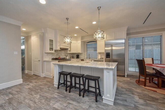 Building Photo - 4526 Lakeside Meadow Dr
