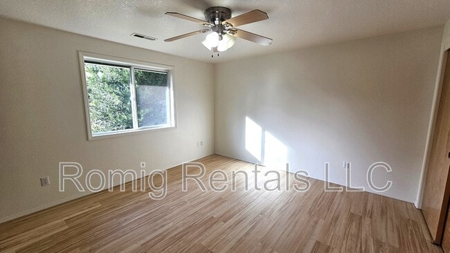 Building Photo - 6822 NE 93rd Ct