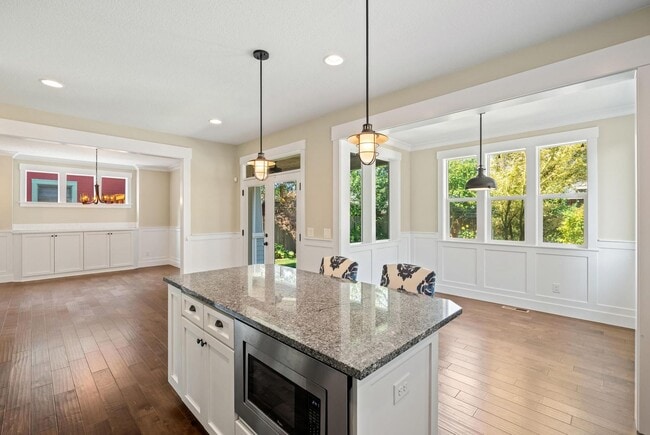 Building Photo - Spacious 4-Bedroom Dream Home – Perfect fo...