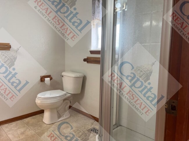 Building Photo - Country Beauty