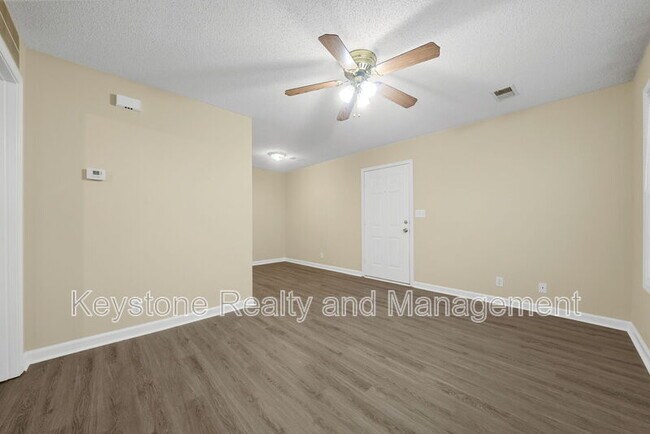 Building Photo - 119 Mace Ln