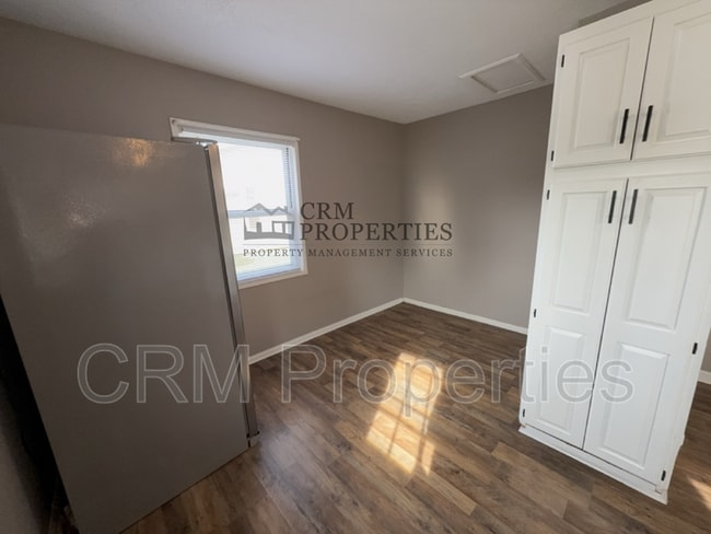 Building Photo - 1109 E Cornell Rd