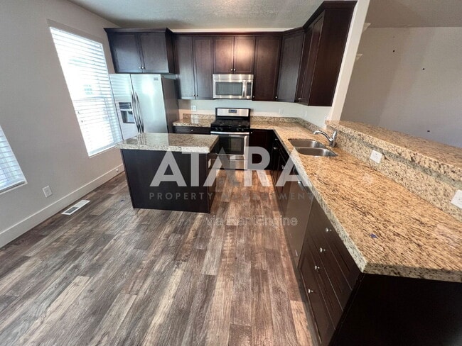 Building Photo - 713 Kirkbride Ave