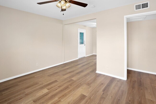 Building Photo - 115 Harcourt Ave