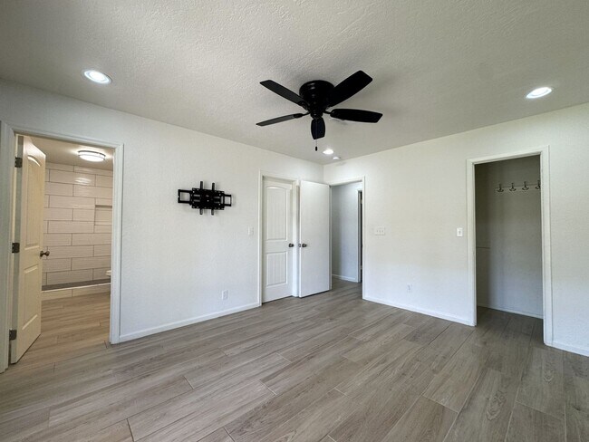 Building Photo - 4426 N 85th St