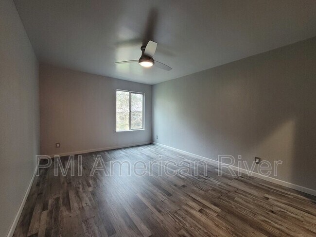 Building Photo - 9160 Madison Ave