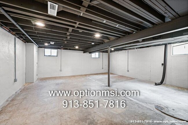 Building Photo - Comfort, Space & Style – Beautifully Updated Split-Level Home