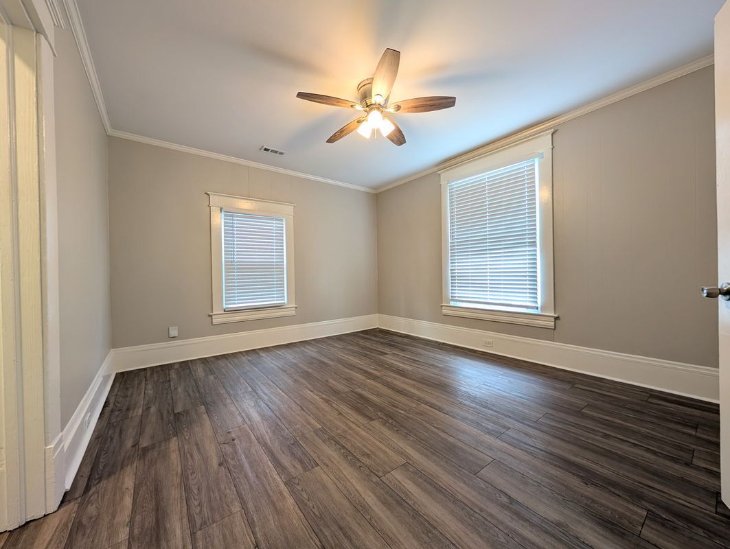 Building Photo - 1716 Thompson Ave