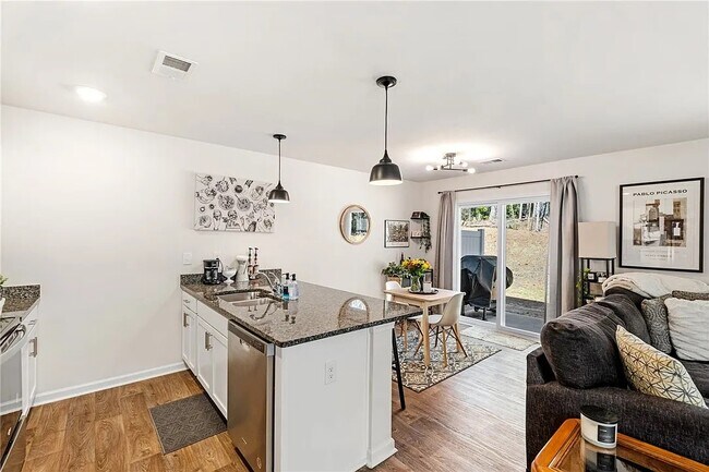 Building Photo - 511 Oakmont Valley Trl